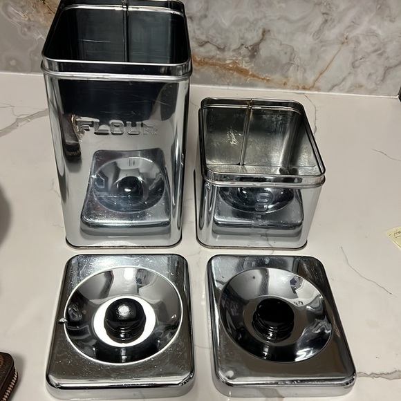 Set of Two Lincoln Beautyware Chrome Aluminum Canister Set MCM - Picture 2 of 13